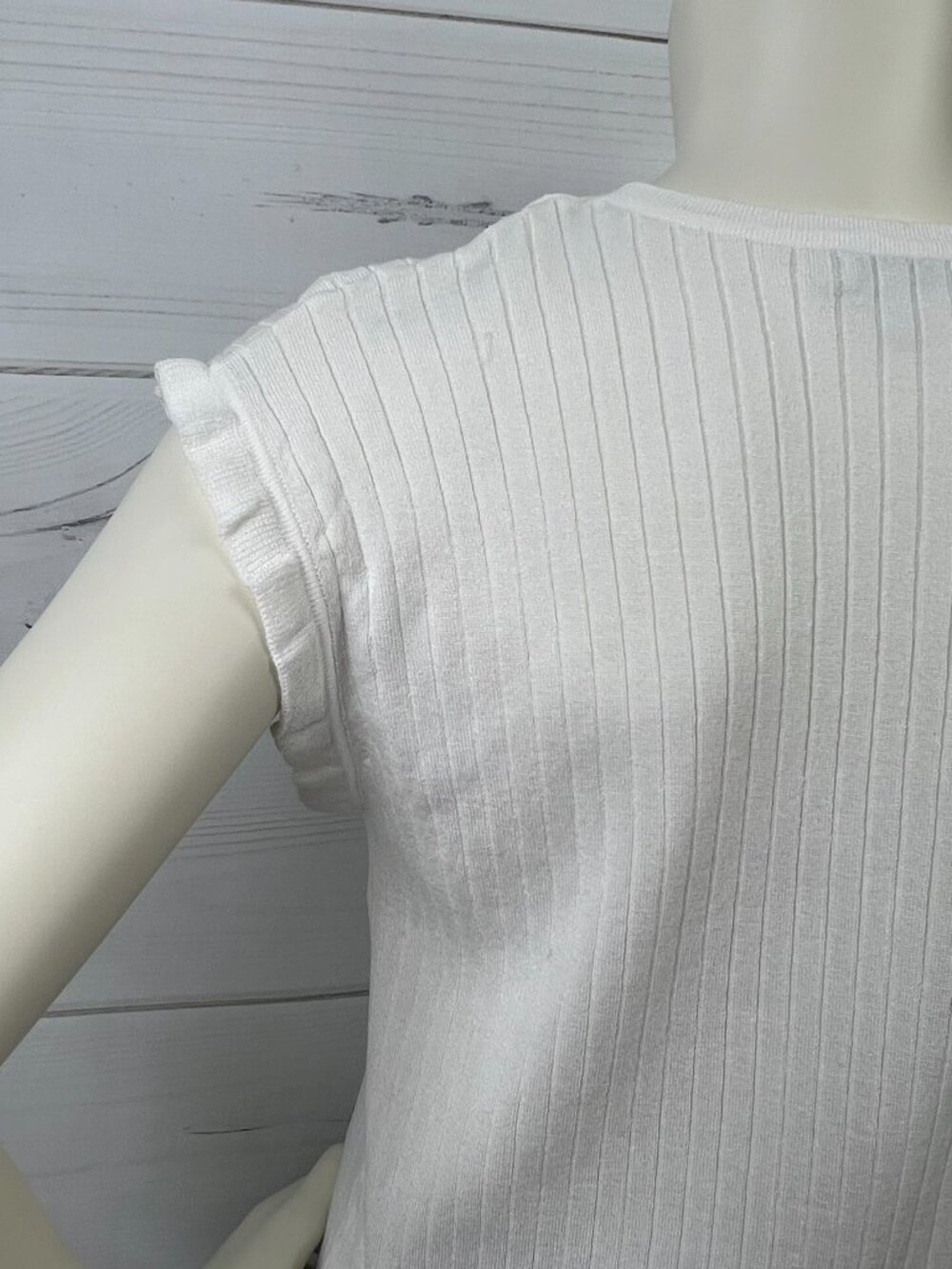 White Birch White Ribbed Ruffle Trim Sleeveless Top - Size 1X - Picture 9 of 16